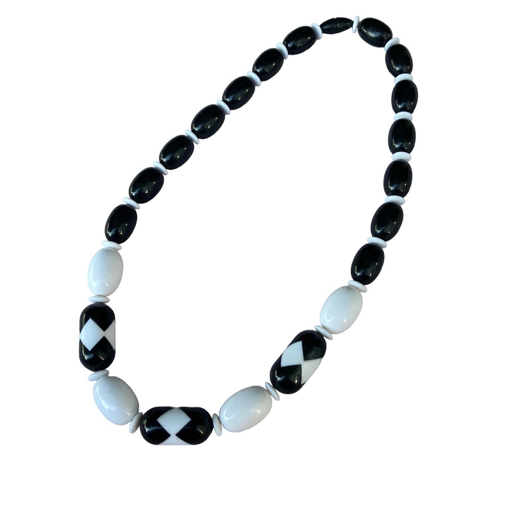 Vintage Black & White Plastic Retro Beaded Necklace Chevron Beads